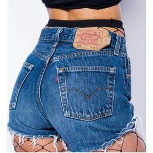 Levi's 505, 31" Waist Mid Rise Shorts.